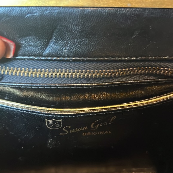 Vintage Susan Gail Original black leather handbag with beautiful gold details. - Picture 3 of 4